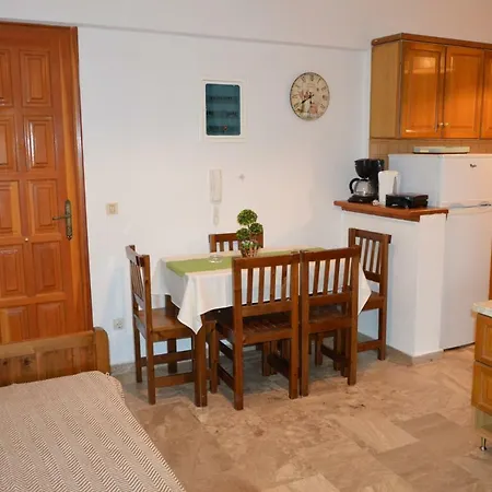 Maria Parameriti Apartman Pórosz